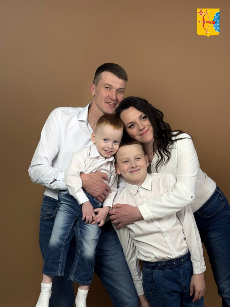 С помощью соцконтракта молодая семья Кисляковых из деревни Барамзы Слободского района открыла мебельное производство