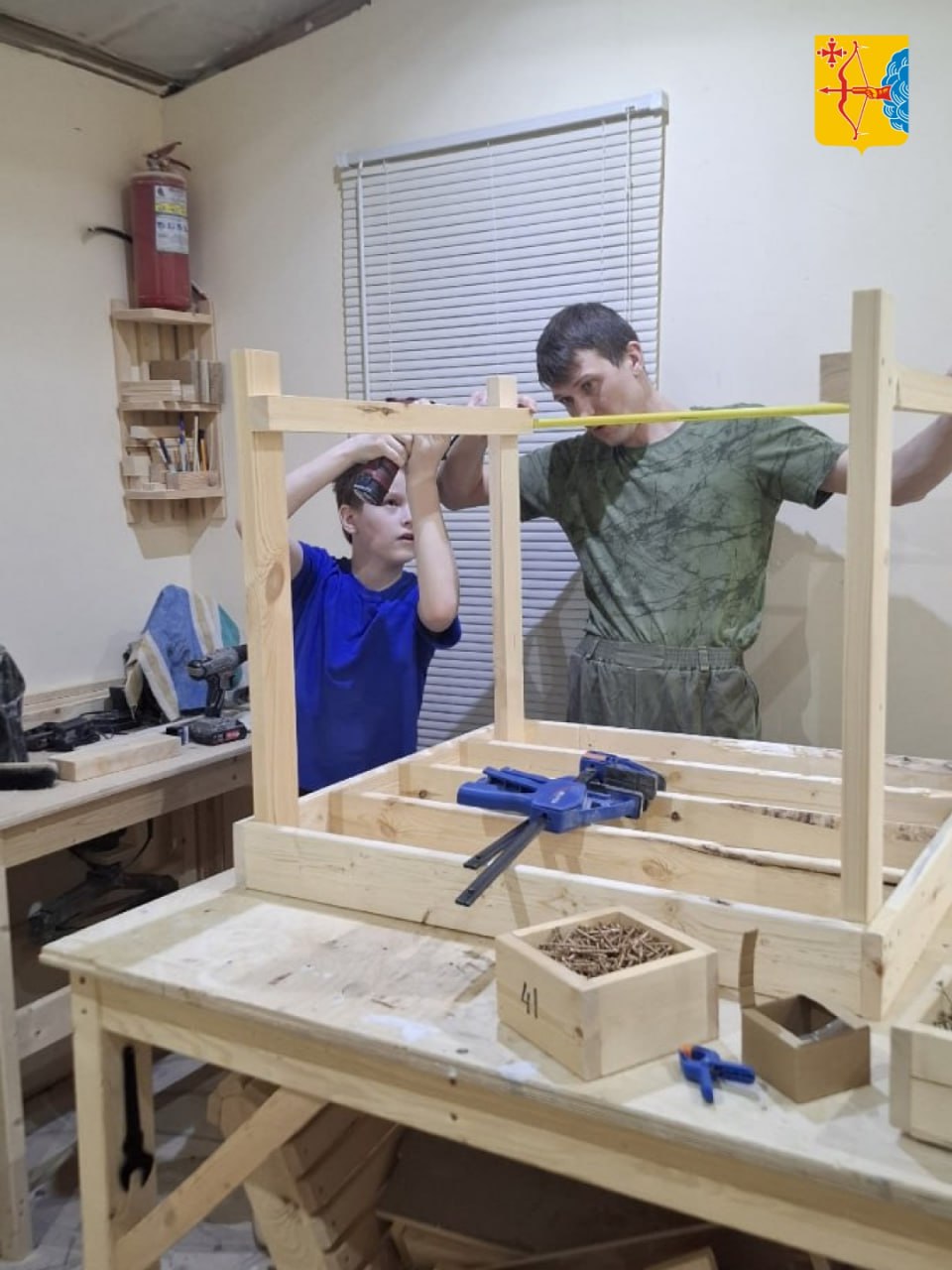 С помощью соцконтракта молодая семья Кисляковых из деревни Барамзы Слободского района открыла мебельное производство С помощью соцконтракта молодая семья Кисляковых из деревни Барамзы Слободского района открыла мебельное производство