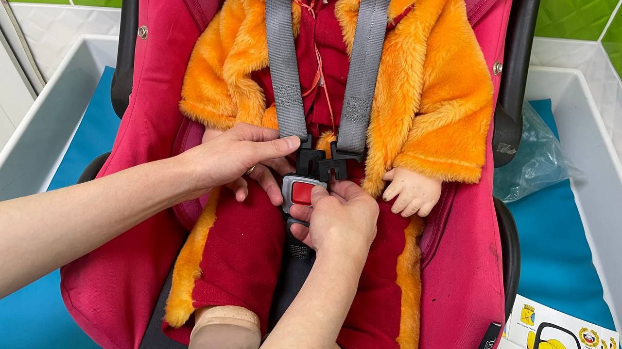 Автоинспекторы проводят ликбезы для родителей в медицинских учреждениях Автоинспекторы проводят ликбезы для родителей в медицинских учреждениях