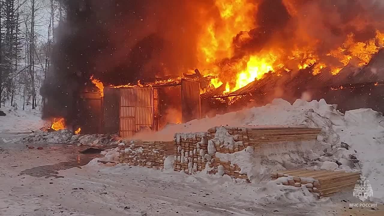 В Советске сегодня загорелся цех деревообрабатывающего предприятия