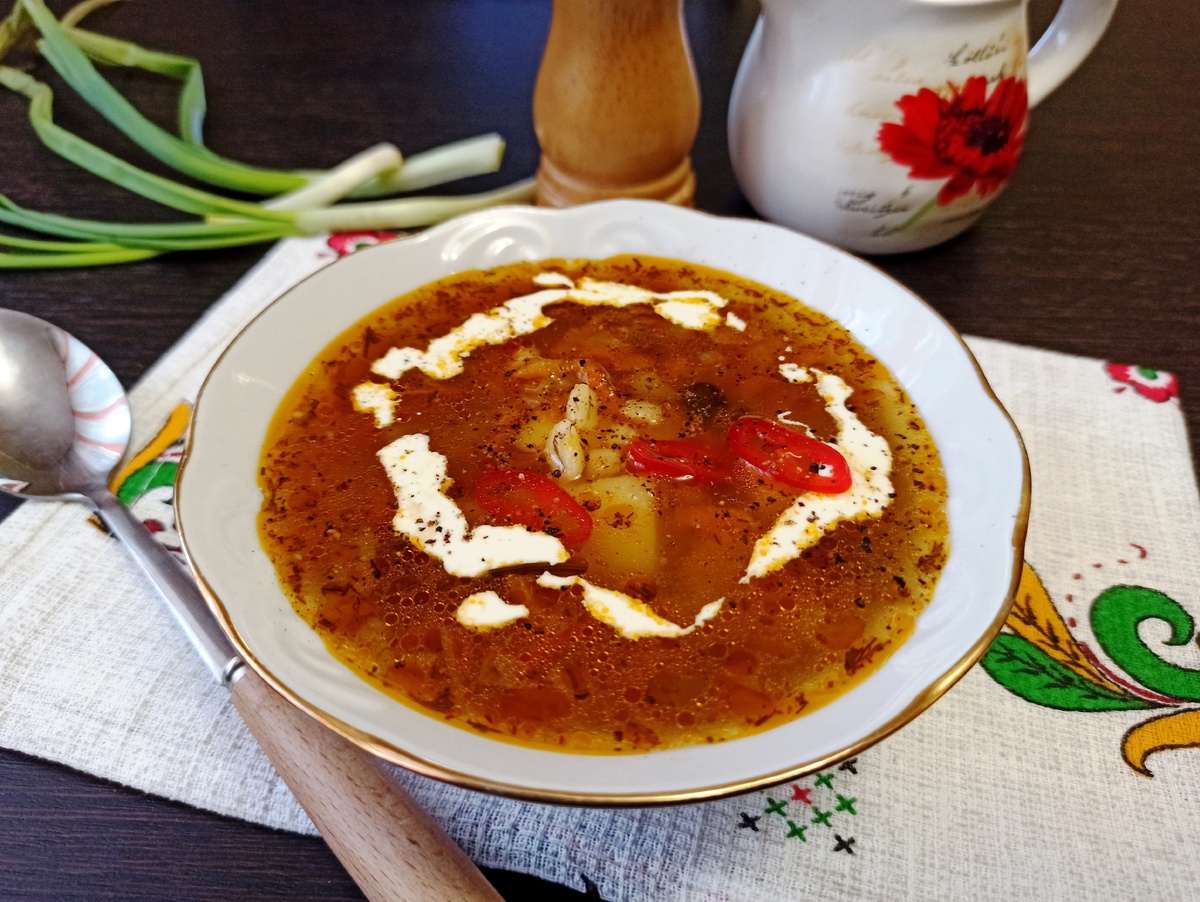 Суп с потрясающим ароматом: рассольник на утиным бульоне с белыми грибами