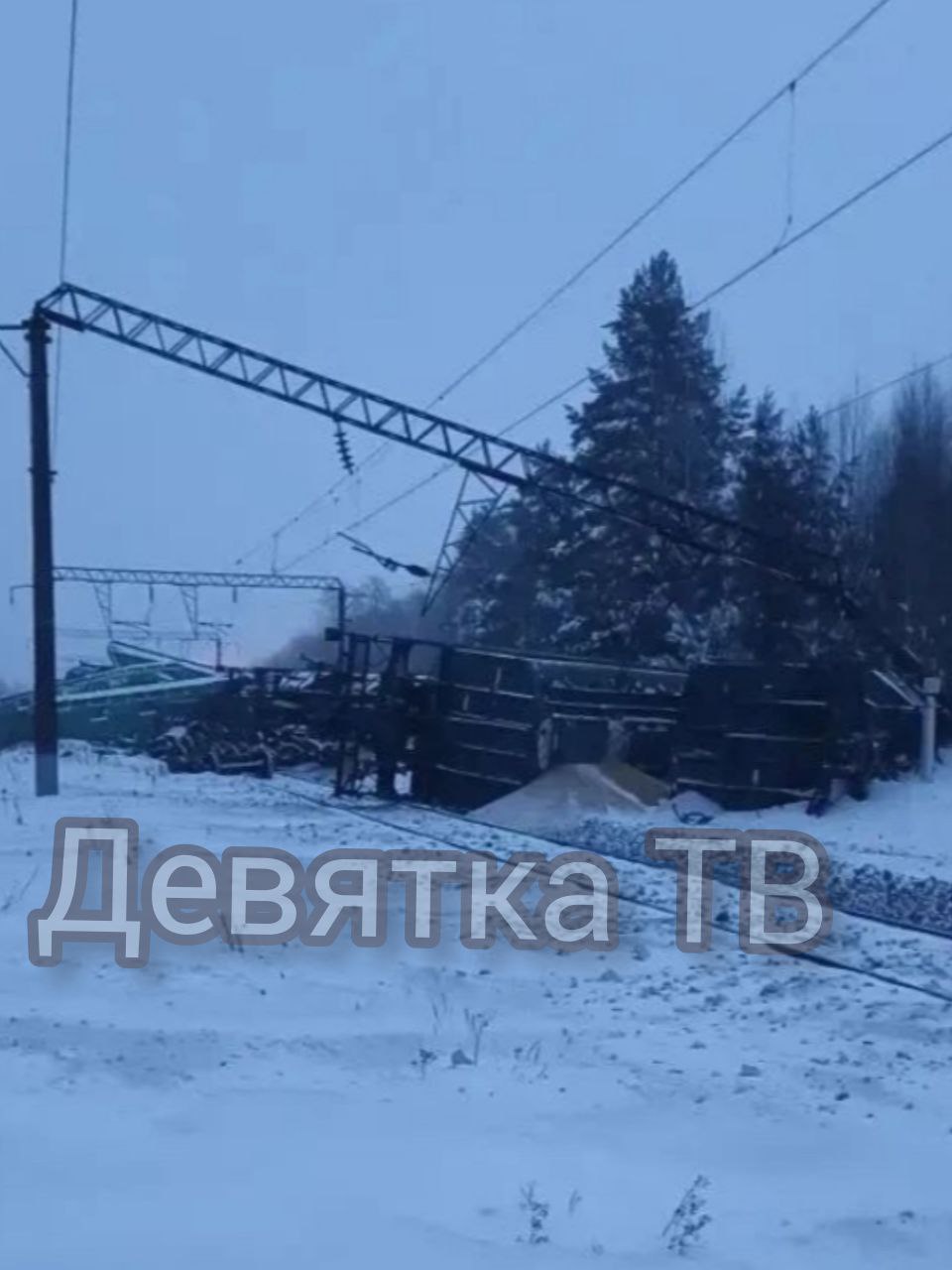 Кадры с места схода вагонов на перегоне Оричи – Шалегово Кадры с места схода вагонов на перегоне Оричи – Шалегово