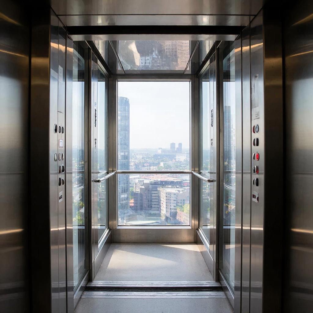 5 фактов о лифтах:. 1. В 1852 году Э. Г. Отис изобрёл систему безопасности: при обрыве троса рычаги автоматически останавливают кабину