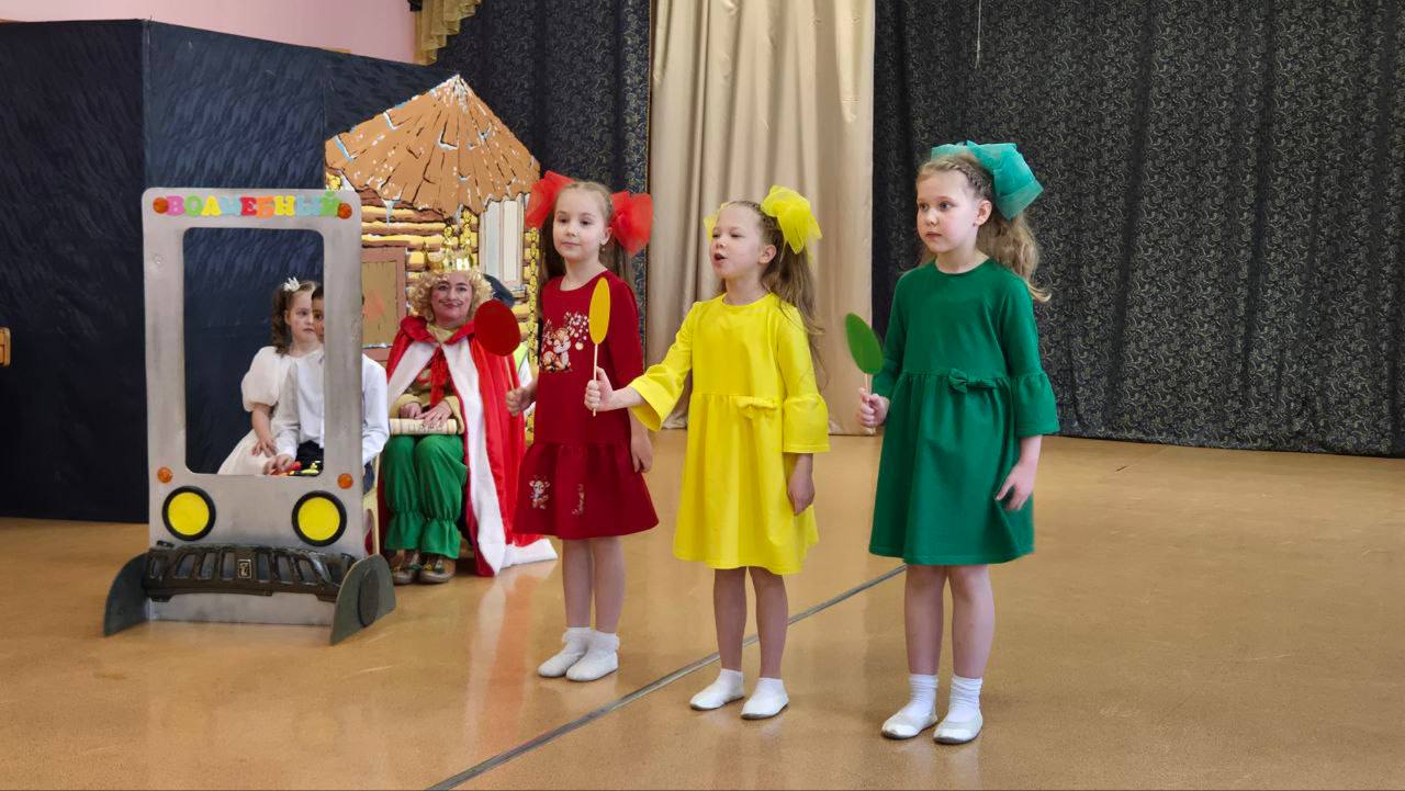 Юные жители областного центра стали участниками смотра-конкурса тематических агитбригад по безопасности дорожного движения «Азбука дорожной безопасности!» Юные жители областного центра стали участниками смотра-конкурса тематических агитбригад по безопасности дорожного движения «Азбука дорожной безопасности!»