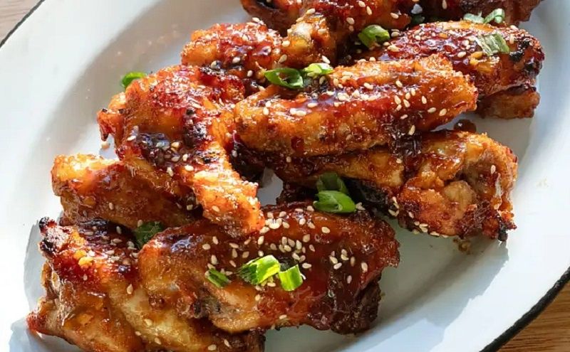 Вкусные куриные крылышки с чесноком и азиатскими нотками