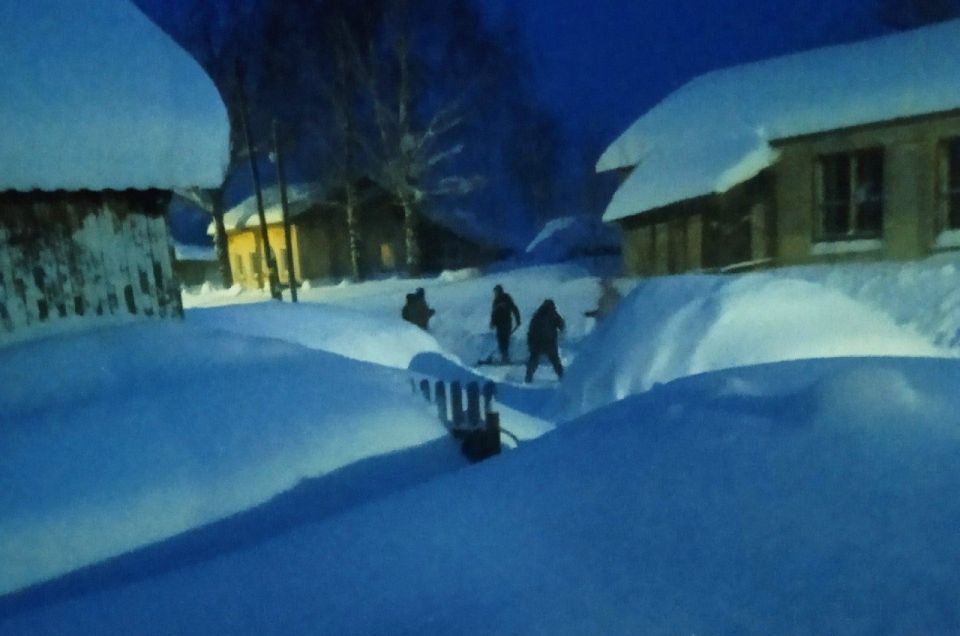 Высота снежного покрова в Кировской области — около метра