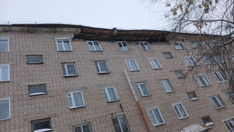 Из-за обрушения части фасада и крыши в Яранске возбуждено уголовное дело