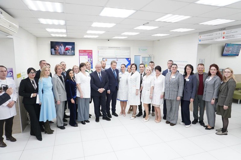 Александр Соколов представил министру здравоохранения РФ Михаилу Мурашко возможности использования мессенджера МАХ в здравоохранении Александр Соколов представил министру здравоохранения РФ Михаилу Мурашко возможности использования мессенджера МАХ в здравоохранении