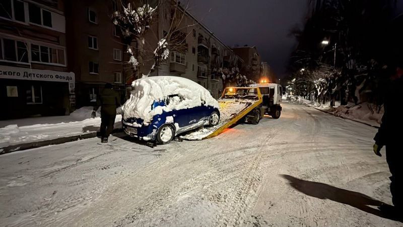 "Парконы" на улицах Кирова: штрафы за неправильную парковку