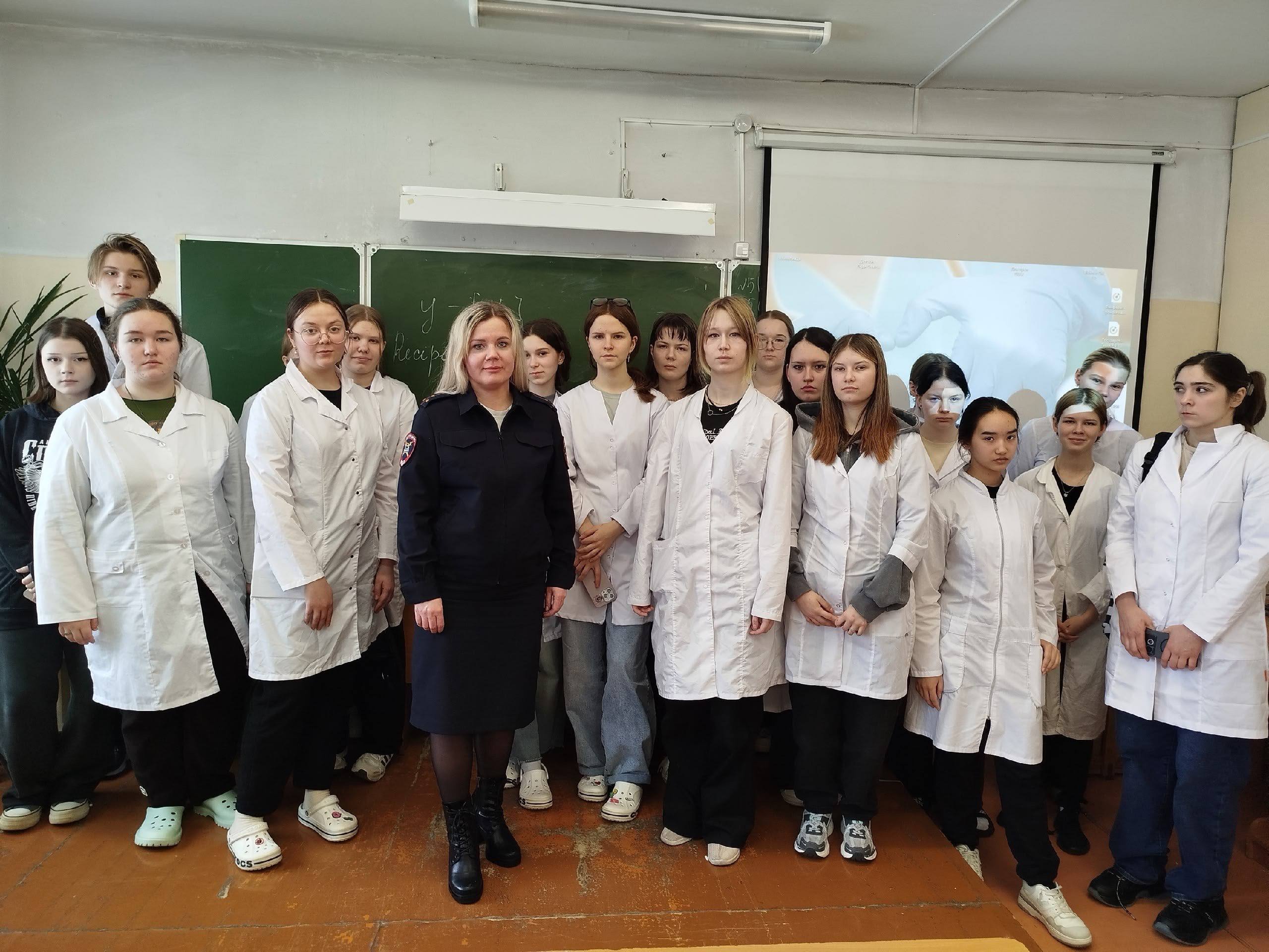 Автоинспекторы Кировской области встретились со студентами колледжей, чтобы обсудить аварийность на дорогах Автоинспекторы Кировской области встретились со студентами колледжей, чтобы обсудить аварийность на дорогах