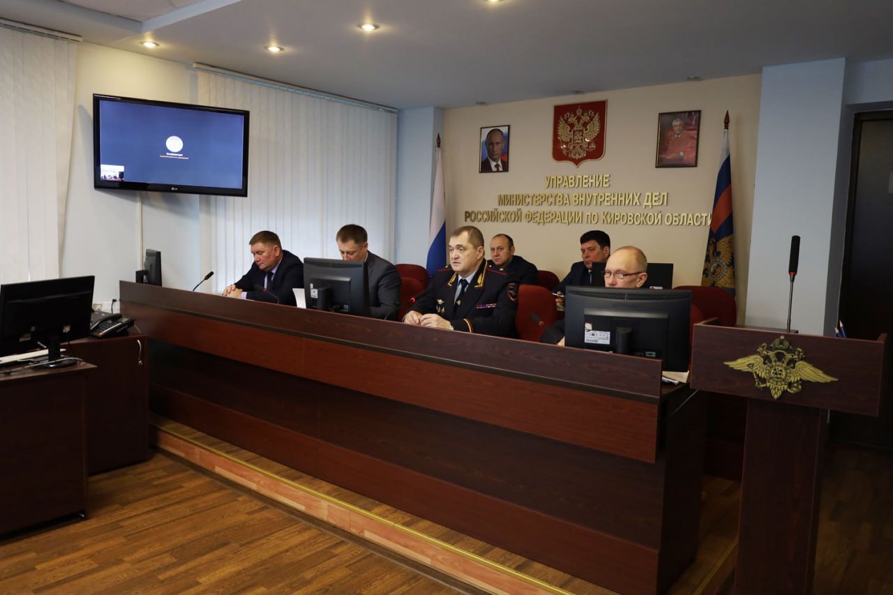 В УМВД России по Кировской области прошло торжественное мероприятие, приуроченное к празднованию Дня защитника Отечества