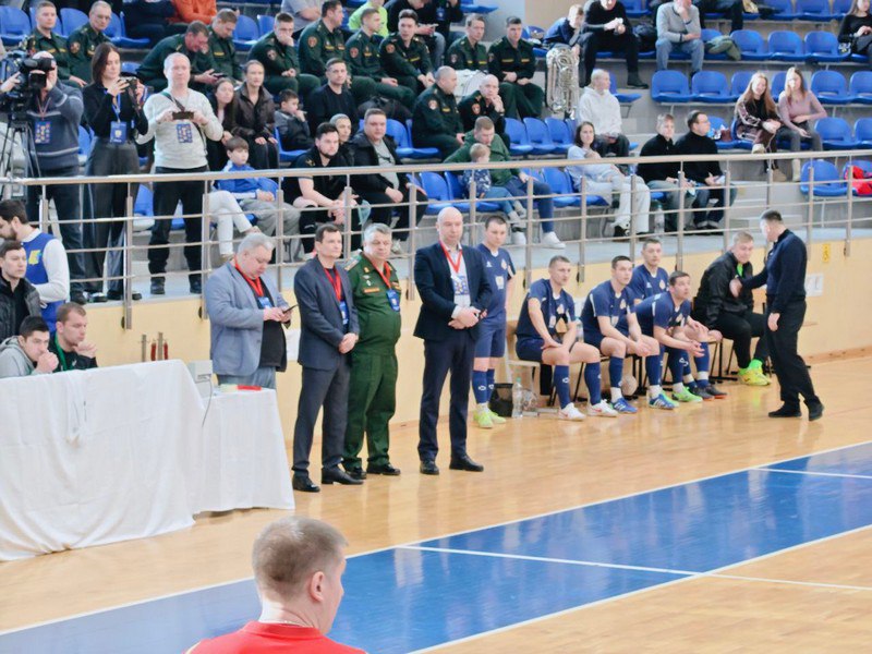 А сейчас команды прокуратуры Кировской области и ГУ МЧС России региона выясняют, чьи футболисты лучше