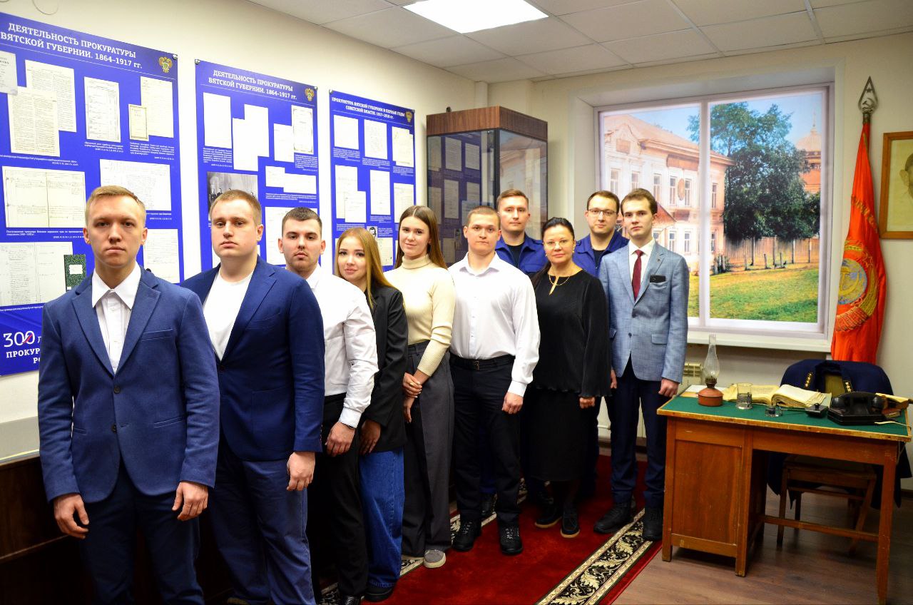 #ветераны. Работники и ветераны прокуратуры Кировской области продолжают совместную работу по реализации концепции совершенствования системы государственно-патриотического воспитания