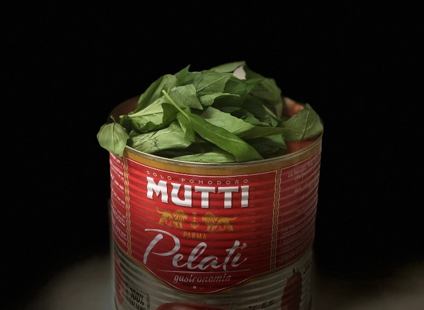 Почему рестораны выбирают томаты в собственном соку вместо свежих