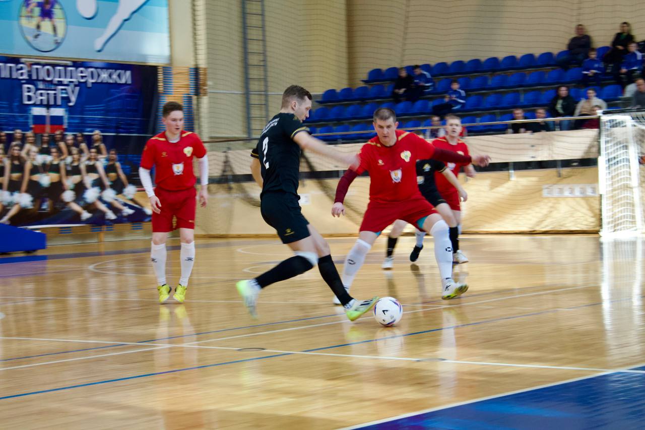 Сотрудники следственного управления СК России по Кировской области принимают участие в турнире по футзалу «Кубок защитников Отечества» Сотрудники следственного управления СК России по Кировской области принимают участие в турнире по футзалу «Кубок защитников Отечества»