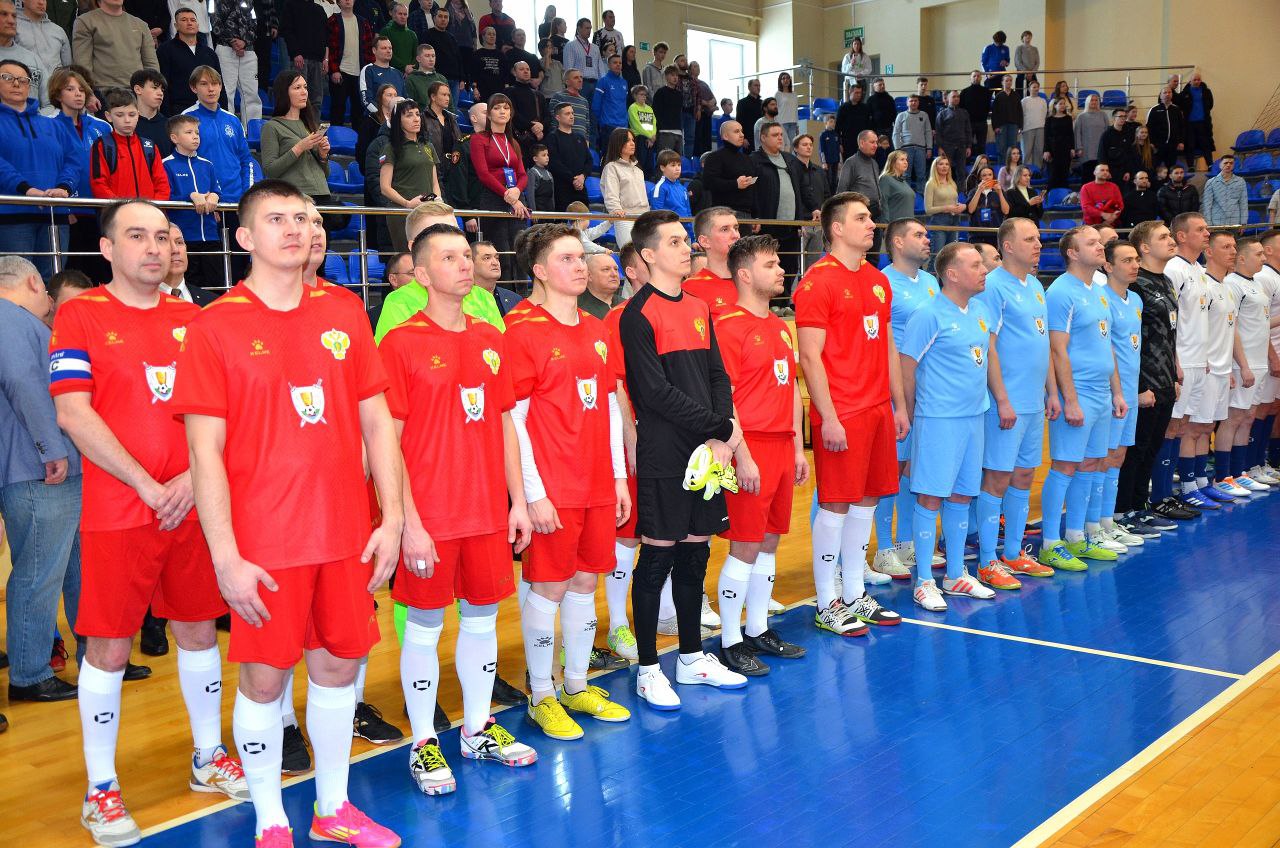 В преддверии Дня защитника Отечества в Кирове состоялся футбольный турнир, в котором приняли участие команды военных и силовых структур, органов власти и правопорядка, судейского сообщества и прокуратуры Кировской области В преддверии Дня защитника Отечества в Кирове состоялся футбольный турнир, в котором приняли участие команды военных и силовых структур, органов власти и правопорядка, судейского сообщества и прокуратуры Кировской области