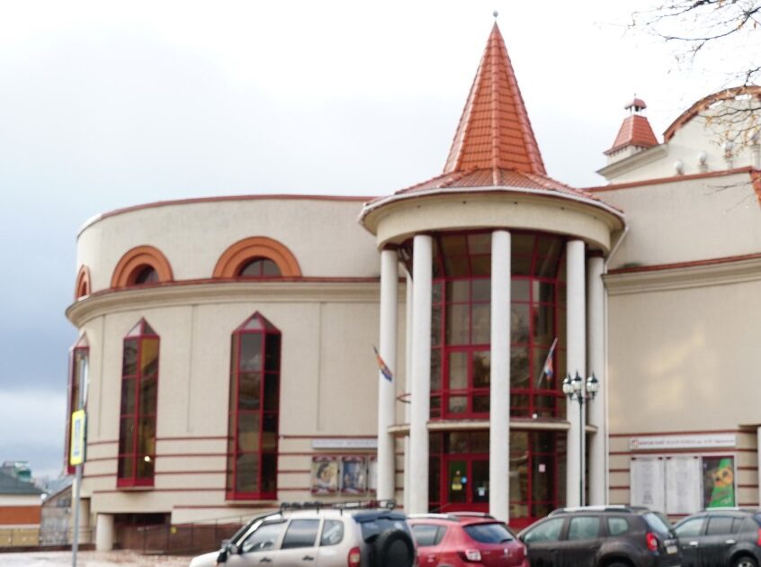 Театральная весна в Кирове: «Мата Хари», «Пер Гюнт» и «Курочка Ряба»