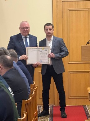 Главный редактор портала «Источник Онлайн» Артём Подпругин награждён Почётной грамотой губернатора