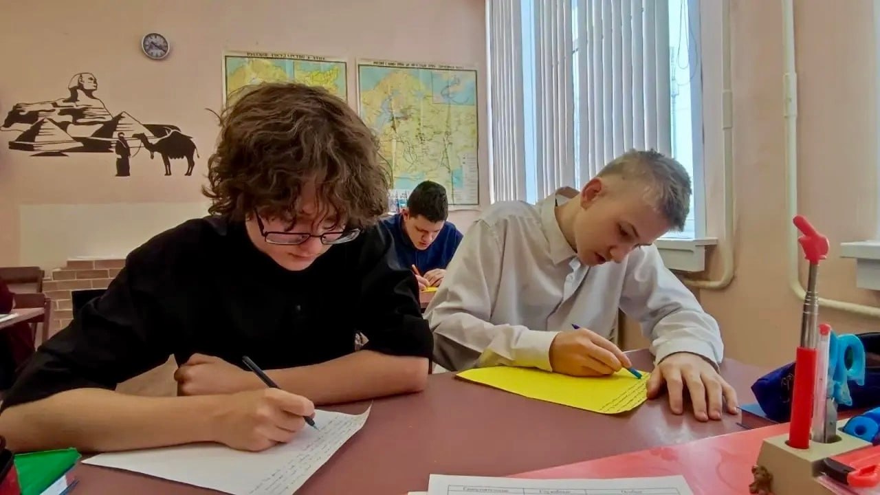 Школьники и студенты из Кировской области активно помогают бойцам Школьники и студенты из Кировской области активно помогают бойцам