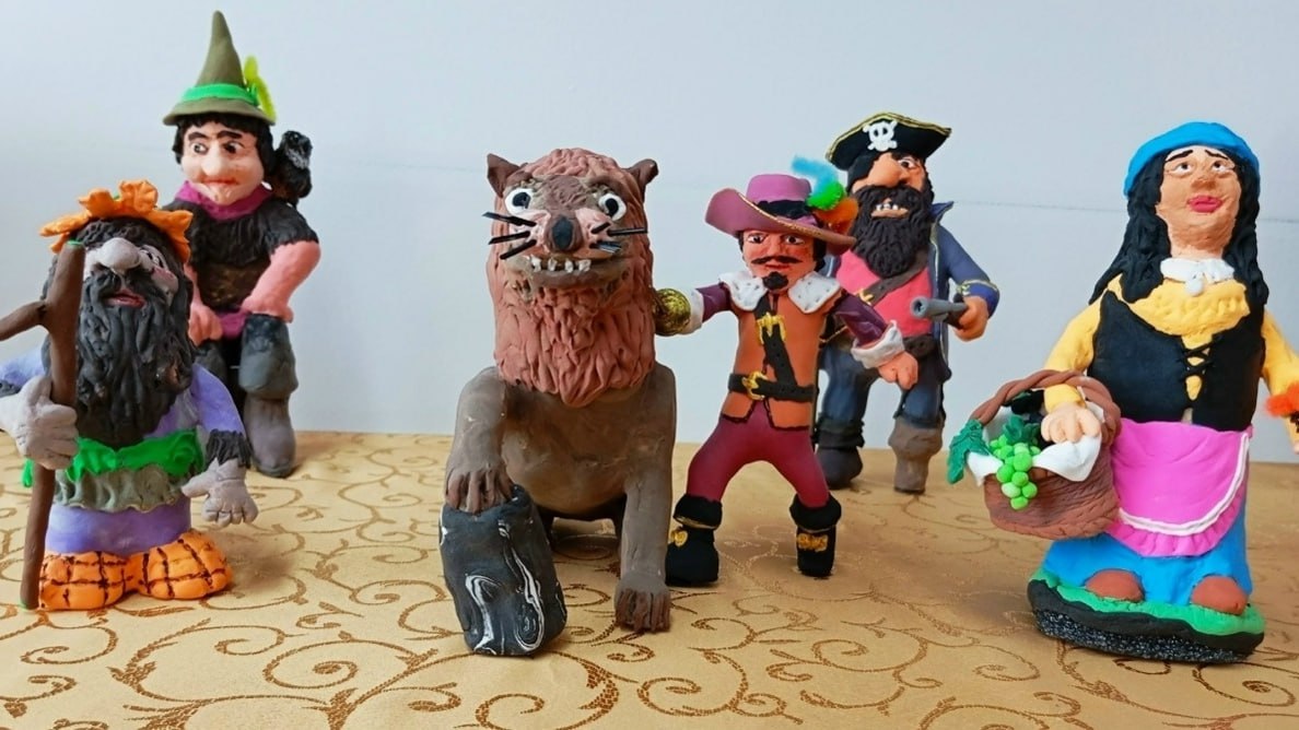 Выставку «Мир пластилиновых чудес» приготовили для посетителей Тужинской библиотеки Выставку «Мир пластилиновых чудес» приготовили для посетителей Тужинской библиотеки