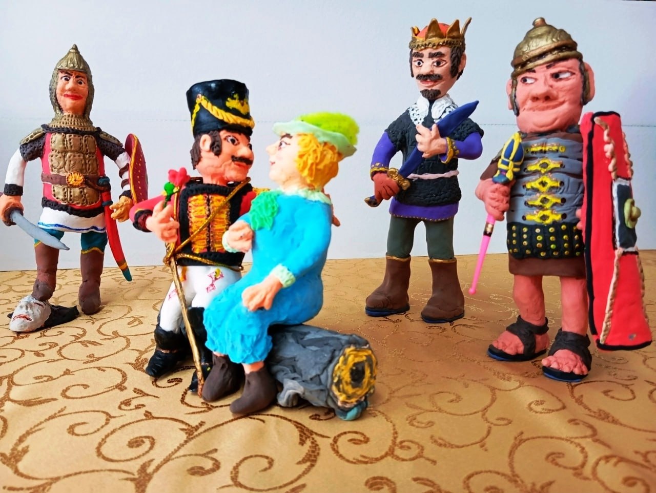 Выставку «Мир пластилиновых чудес» приготовили для посетителей Тужинской библиотеки Выставку «Мир пластилиновых чудес» приготовили для посетителей Тужинской библиотеки