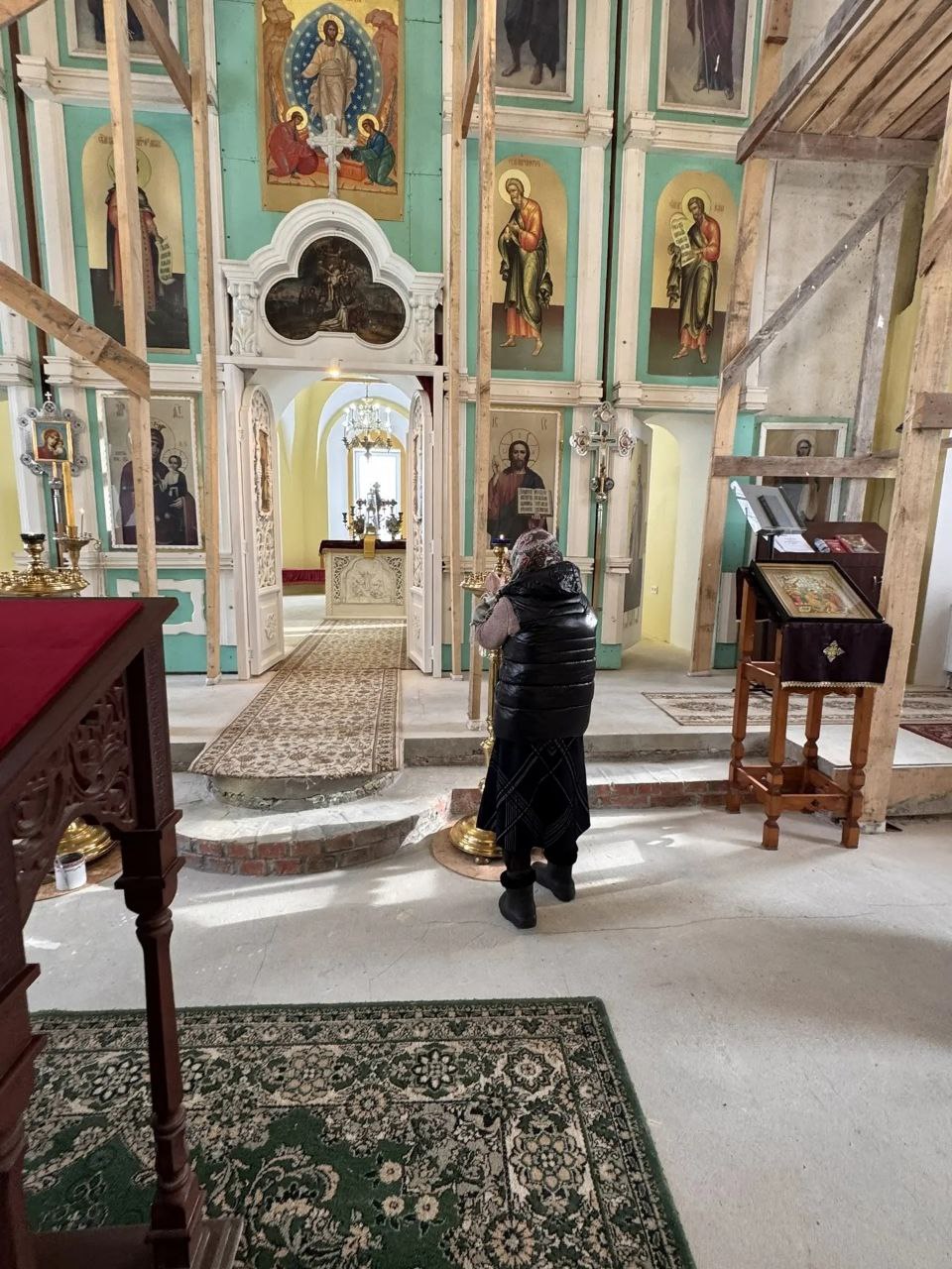 Первая после почти 90- летняго перерыва литургия Преждеосвященных Даров состоялась сегодня в Троицкой церкви села Медяны