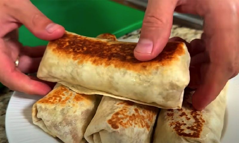 Необычный завтрак на лаваше, который удобно брать с собой