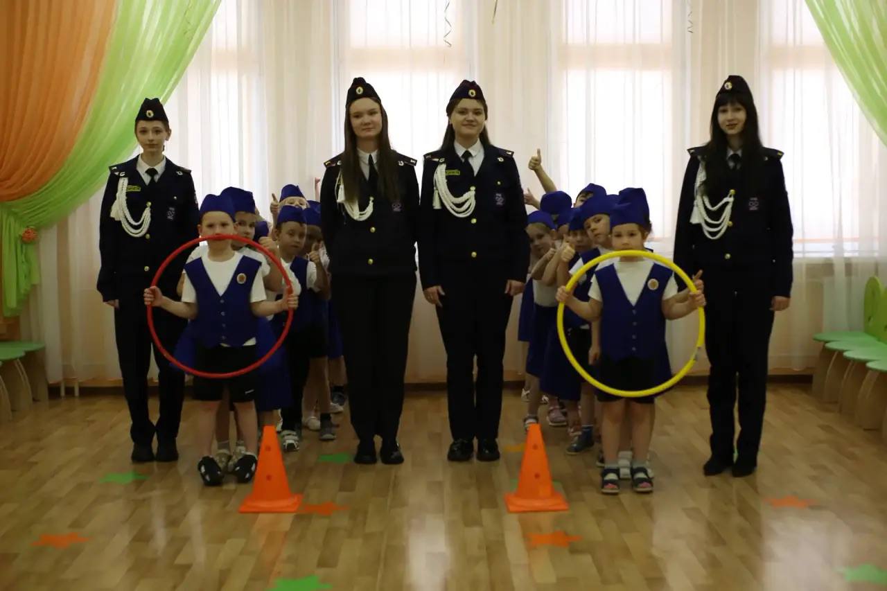 Юные кировчане стали участниками эстафеты «Веселые старты по ПДД» Юные кировчане стали участниками эстафеты «Веселые старты по ПДД»