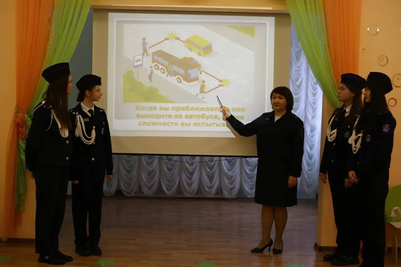 Юные кировчане стали участниками эстафеты «Веселые старты по ПДД» Юные кировчане стали участниками эстафеты «Веселые старты по ПДД»