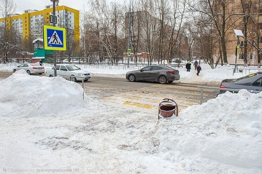 Госавтоинспекция г.Кирова призывает водителей неукоснительно соблюдать ПДД и быть внимательнее на дорогах, особенно при поворотах на прилегающую территорию, движении в жилой зоне, вблизи парковочных зон торговых центров