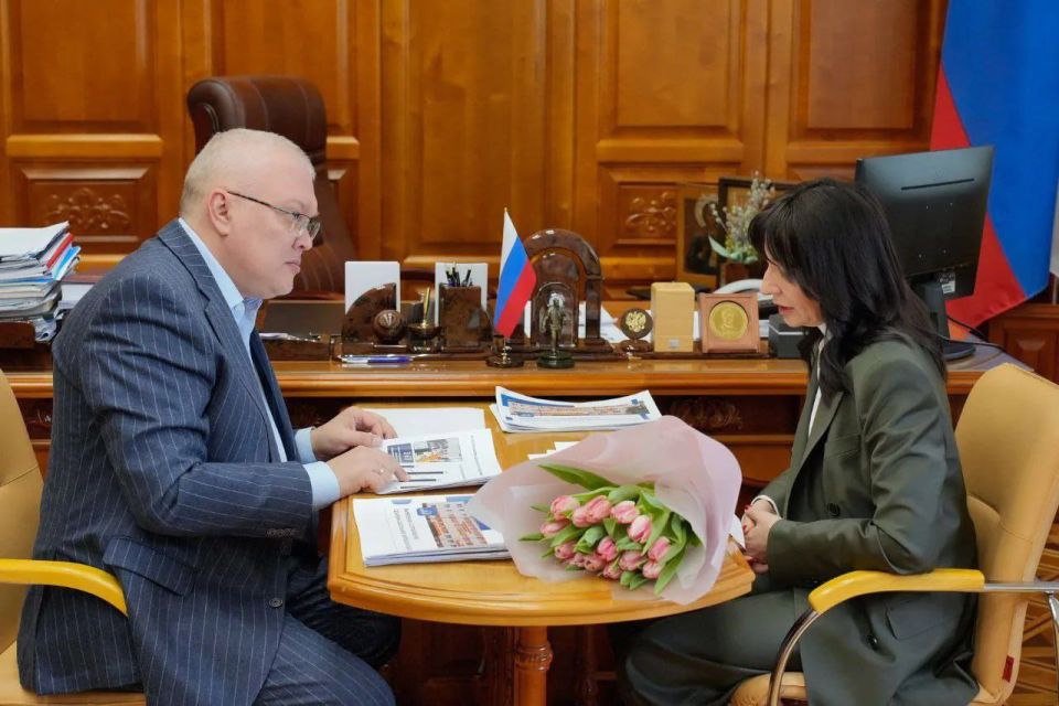 В канун 8 марта Александр Соколов встретился с главой министерства образования Наталией Бастриковой