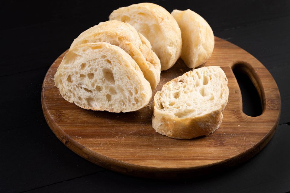 Волшебство французского багета: секрет приготовления хрустящего шедевра