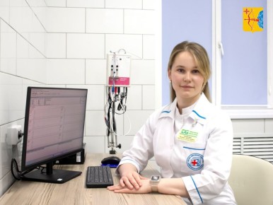 Врач-сурдолог Кировской областной клинической больницы Полина Чуракова применяет инновационную методику для оценки слуха