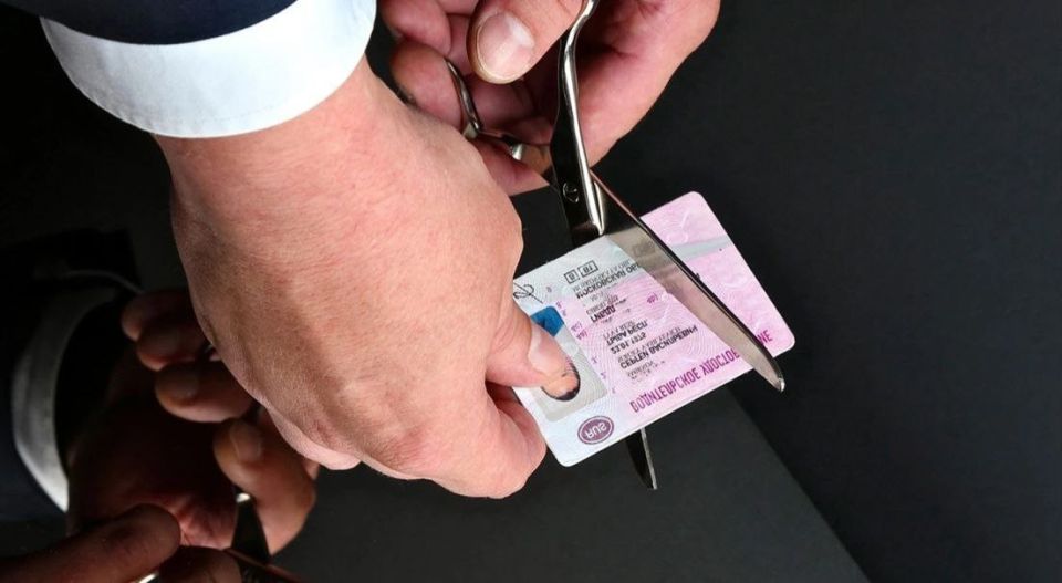 Прокурор Унинского района в судебном порядке потребовал лишить страдающего алкоголизмом автомобилиста права доступа к управлению транспортными средствами