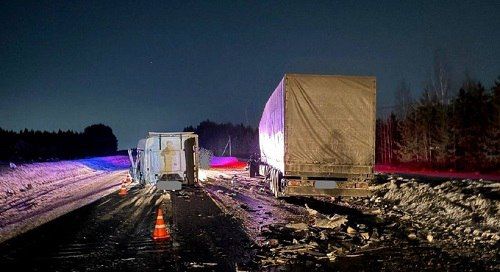 Подробности аварии с двумя в фурами в Слободском районе