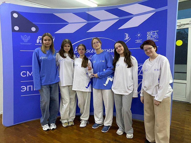 Школьницы из Кировской области участвуют в одной из самых престижных образовательных смен Всероссийского детского центра «Орленок»