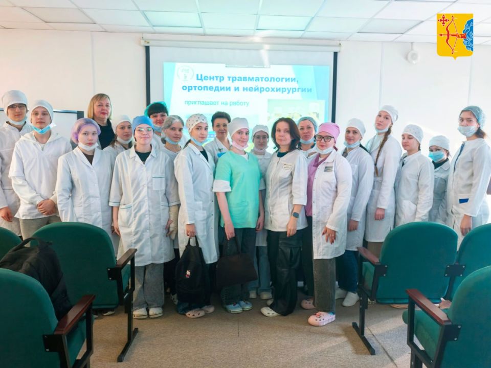 В 2025 году на работу в кировский Центр травматологии пришли 16 молодых специалистов: 4 врача и 12 специалистов среднего медицинского звена