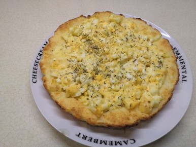 Пышная творожная ватрушка с яичной начинкой: простой рецепт для домашнего уюта