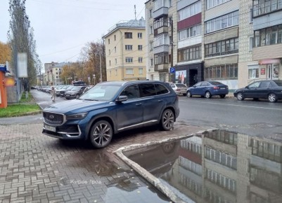 Кировские водители не умеют парковаться