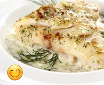 Вкусное запеченное филе минтая в сливочном соусе с ароматными травами