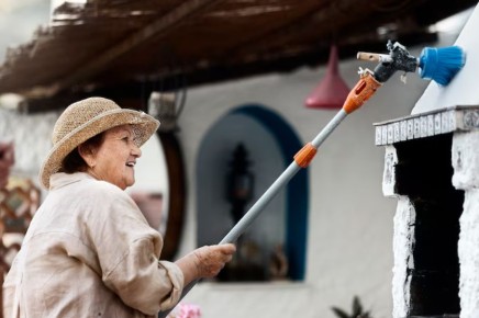 Эффективные советы по уборке для женщин старше 60 лет