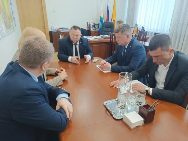 В Кирове планируют ввести запрет на использование велосипедов, самокатов и скейтбордов на территории памятников и мемориалов