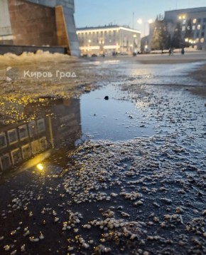 Зима ушла - крошка под ногами осталась