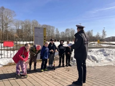 Скейт-парк стал площадкой по изучению правил безопасного управления самокатами и велосипедами