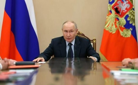 Путин подчеркивает значение контроля за оборонной промышленностью
