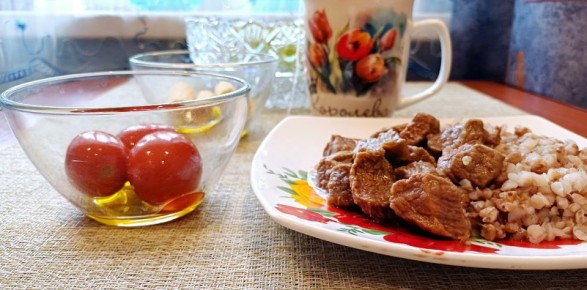 Нежные вкусы обеда: как сочетание красоты и гастрономии оживляет стол