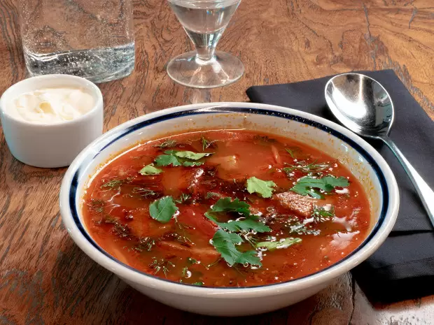 Ши с беконом: как воссоздать легендарный московский суп