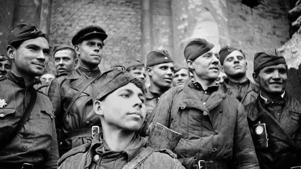 30 ������ 1945 ���� �������-��������� �������� ������� ������ � ������� ������� �� ����� ������ ��������� �� ������� ����������� ��������� � ��������� ����������� ������� ����� � ����� ���������� ����, ����������� ������...
