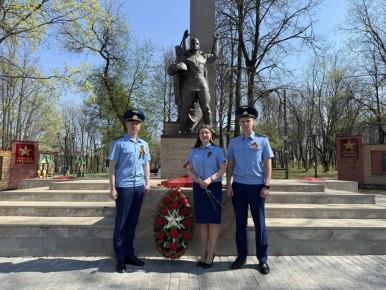 #ПомнимГордимся. Работники прокуратуры Яранского района Кировской области почтили память участника Великой Отечественной войны 1941-1945 годов