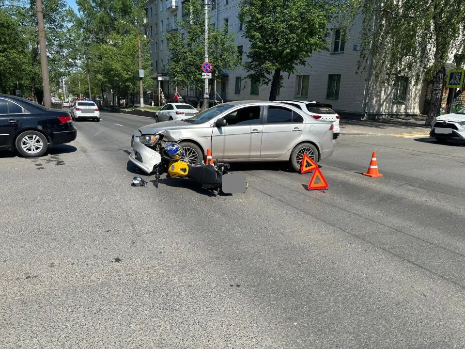 Два мотоциклиста пострадали в ДТП за прошедшие сутки Два мотоциклиста пострадали в ДТП за прошедшие сутки